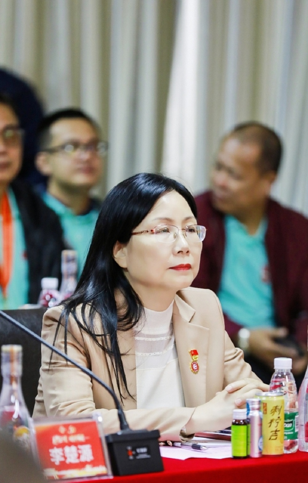 7广药集团工会主席 李锦云参会.jpg